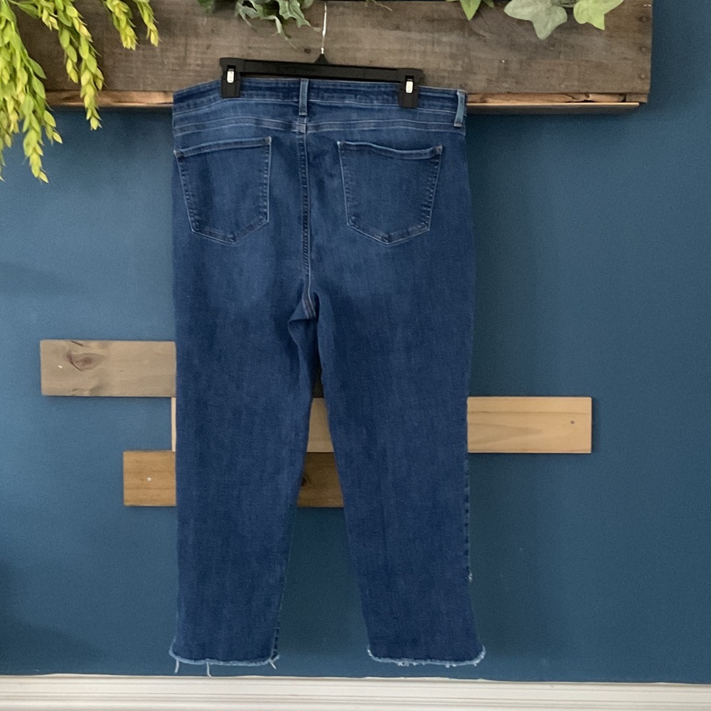 NYDJ Dark Blue Capris Jeans with Frayed Hem 14 EUC - Picture 2 of 8